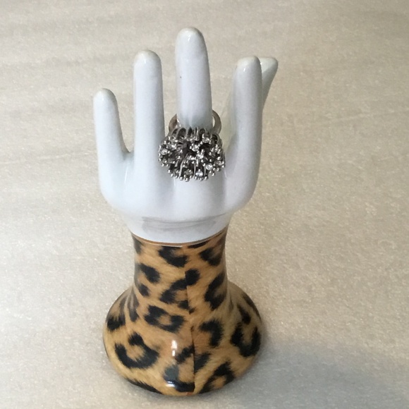 Vintage silver tone ring w/ lots of rhinestones - Picture 2 of 7